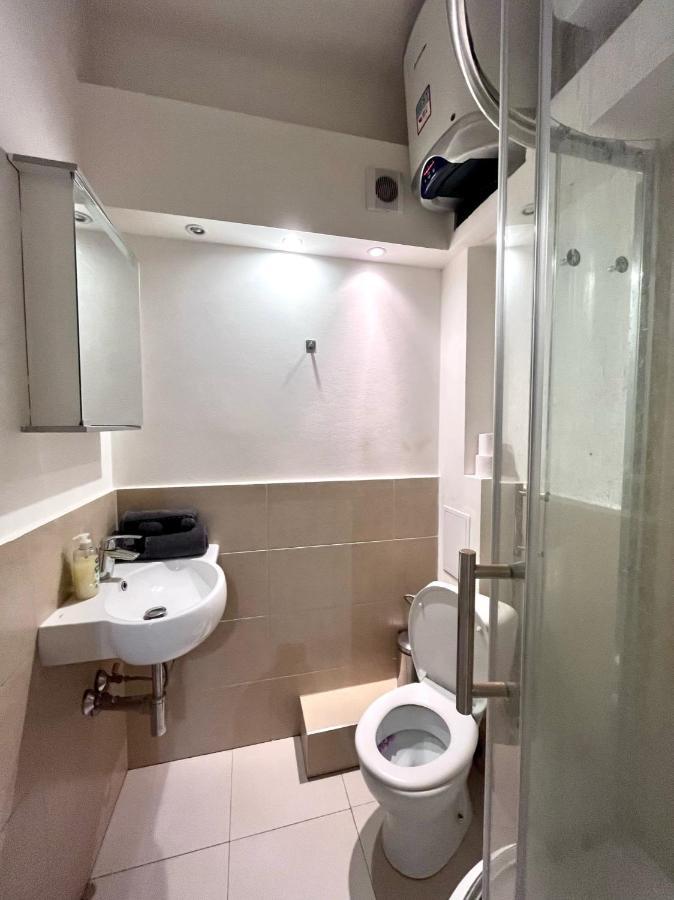 Quiet Apartment Close To Center ปราก ภายนอก รูปภาพ